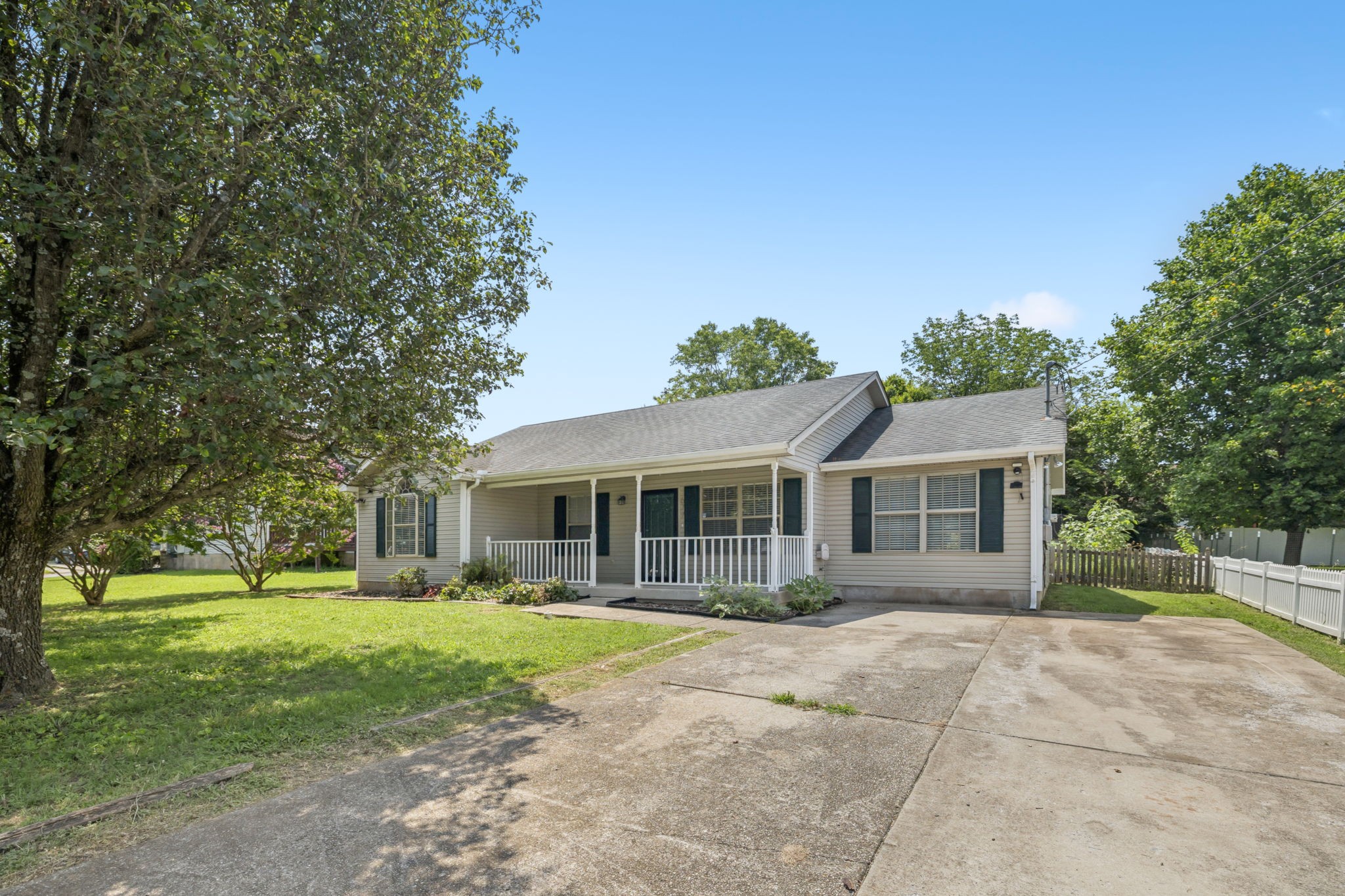 677 Hollandale Rd