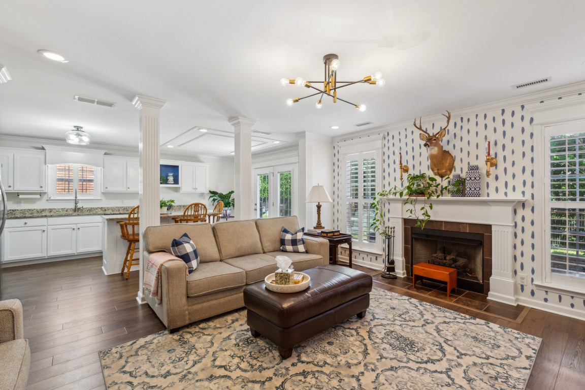 3348 Berryside Dr
