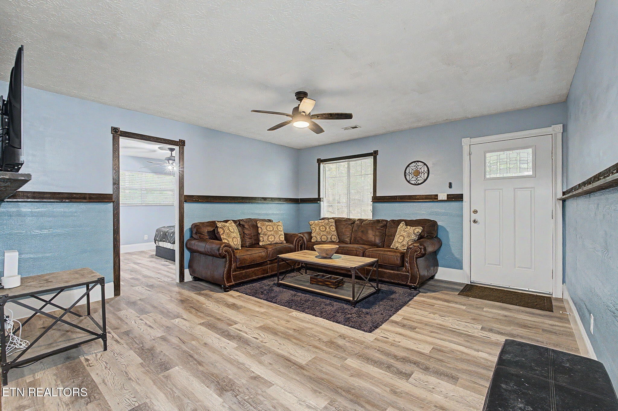 1614 Dogwood St
