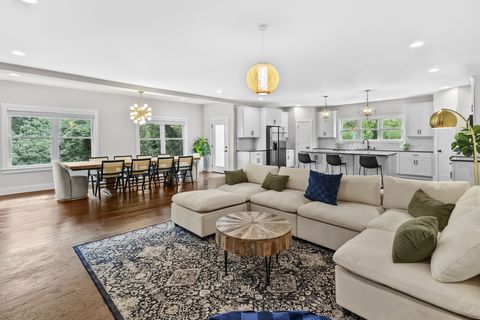 1227 N Avondale Cir Nashville TN 37207