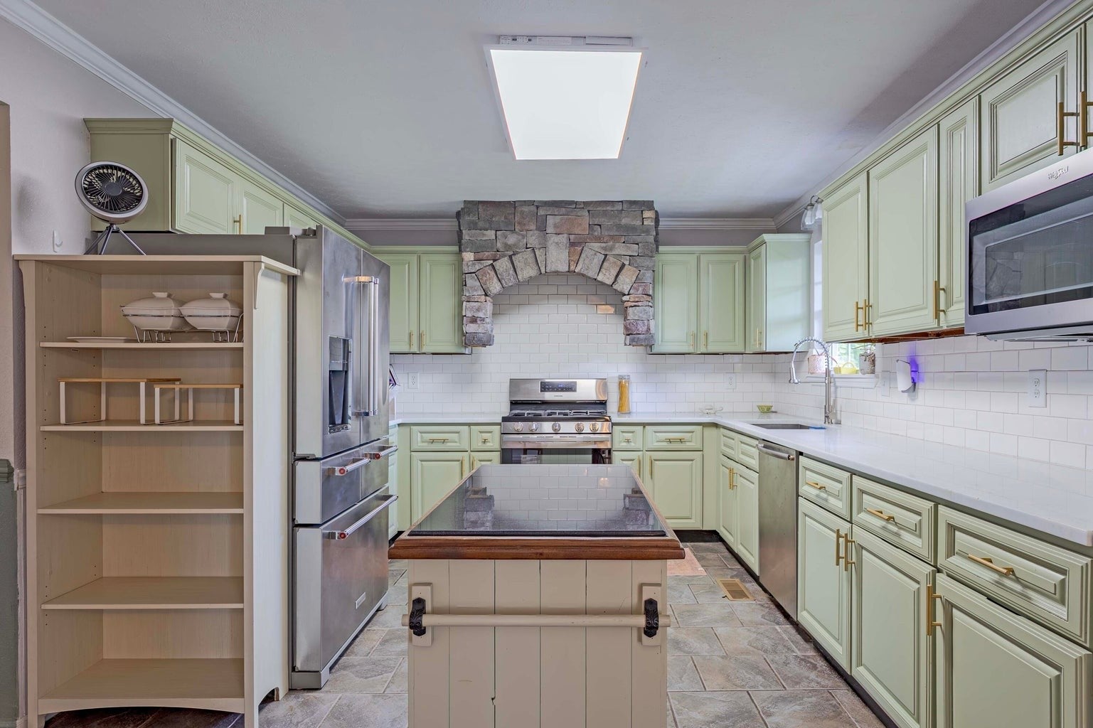 859 Black Oak Estates Rd