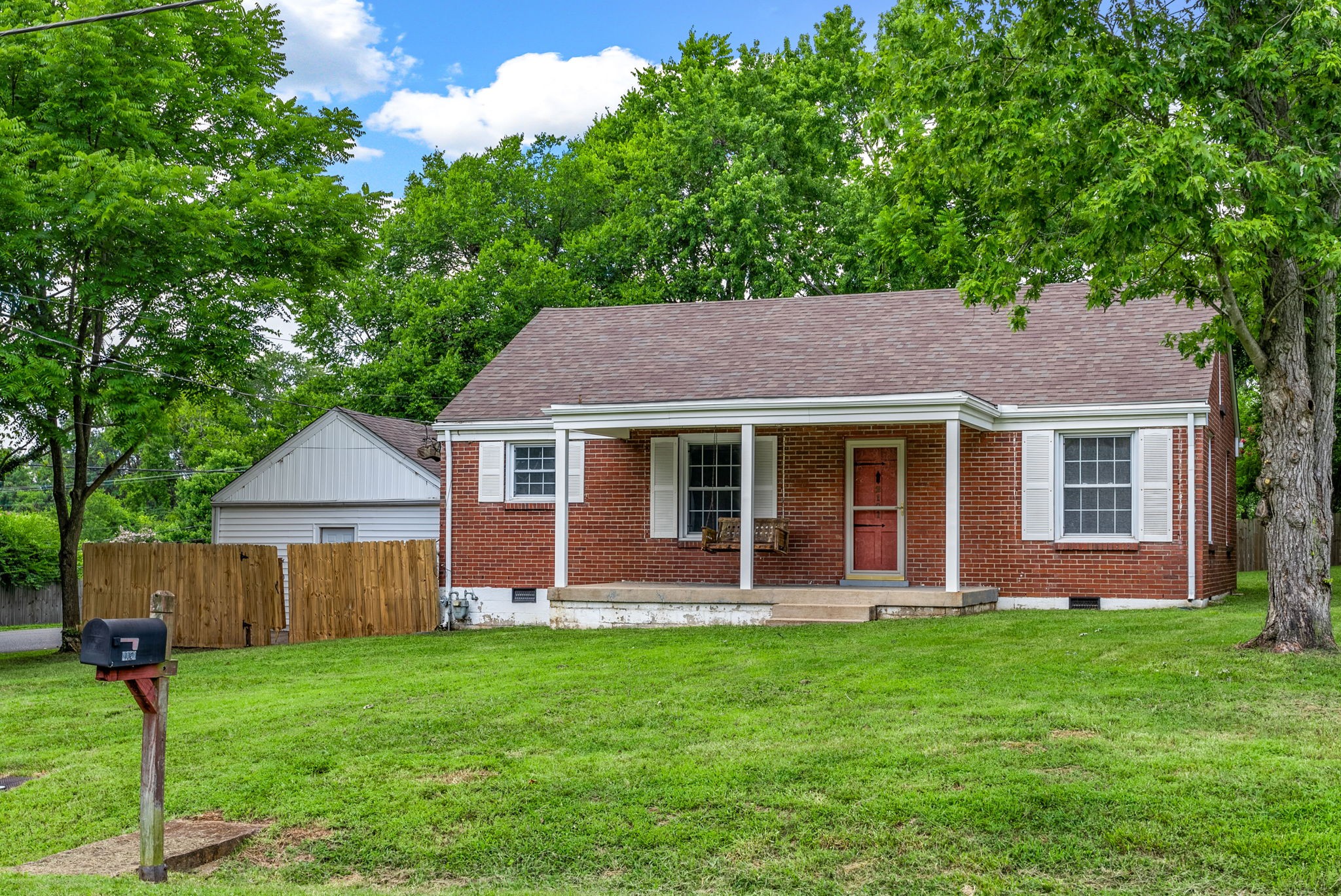 2101 Avalon Dr