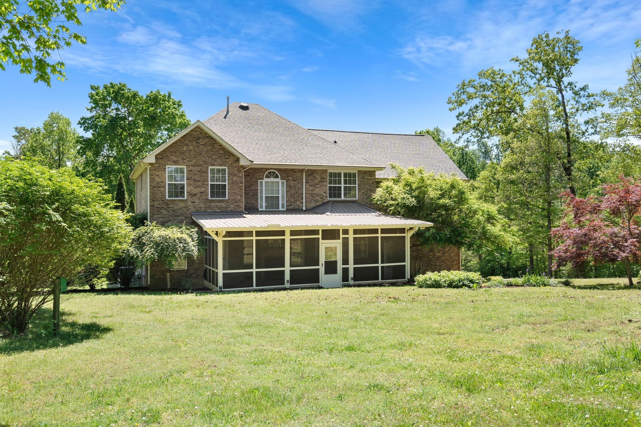 1034 Ridglea Dr