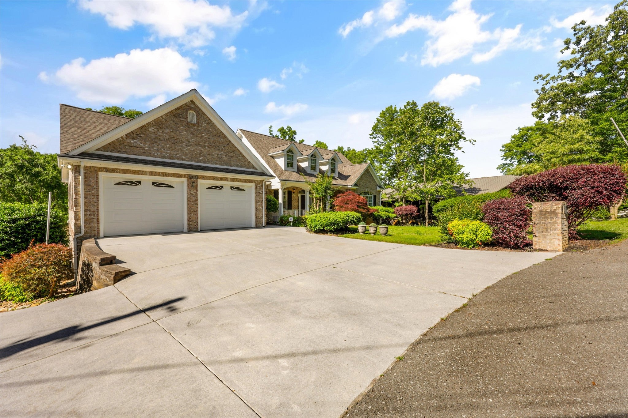 2177 Riverview Dr