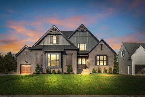 1008 Stone Creek Lebanon TN 37087