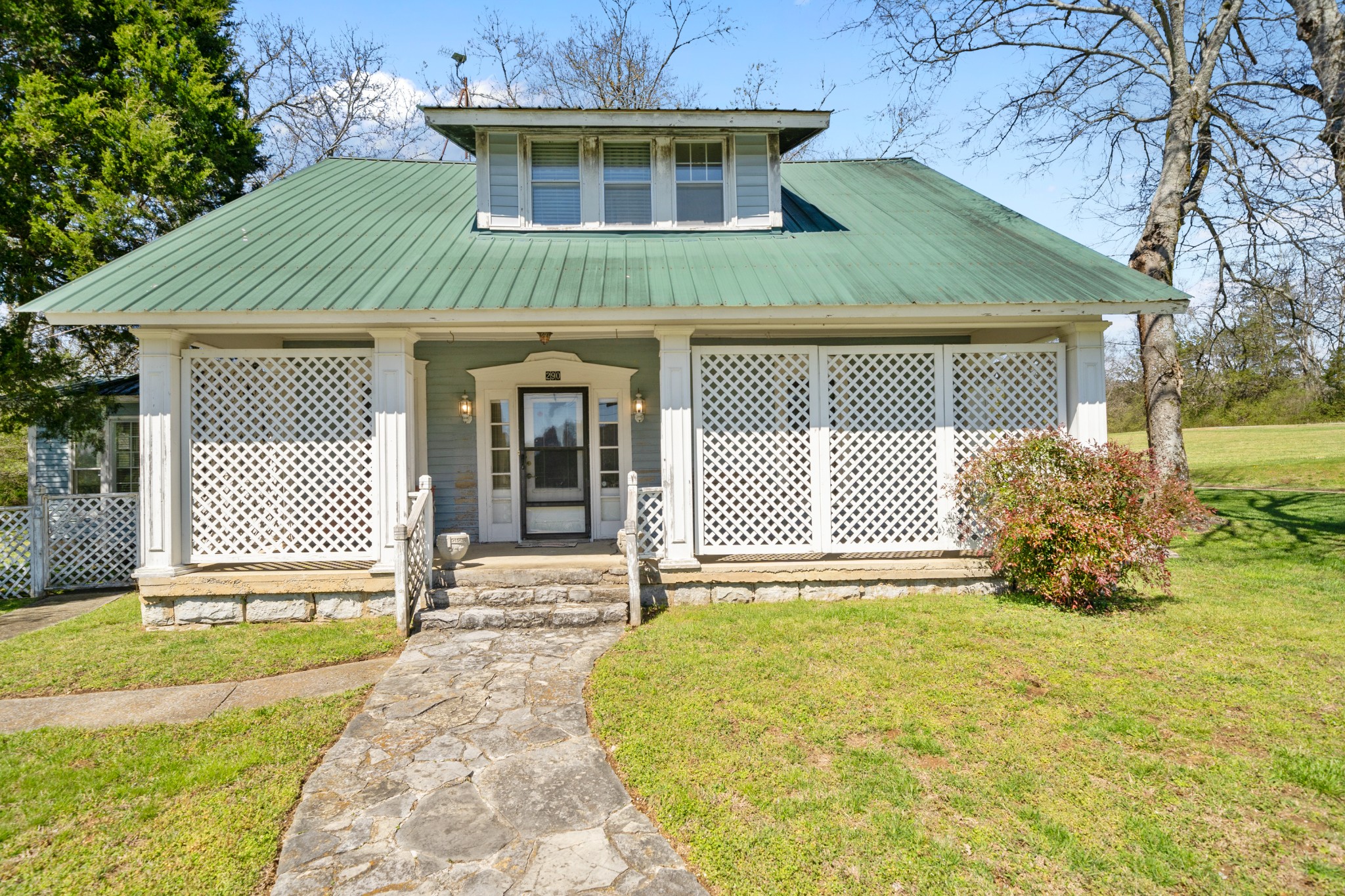 290 Mimosa Rd