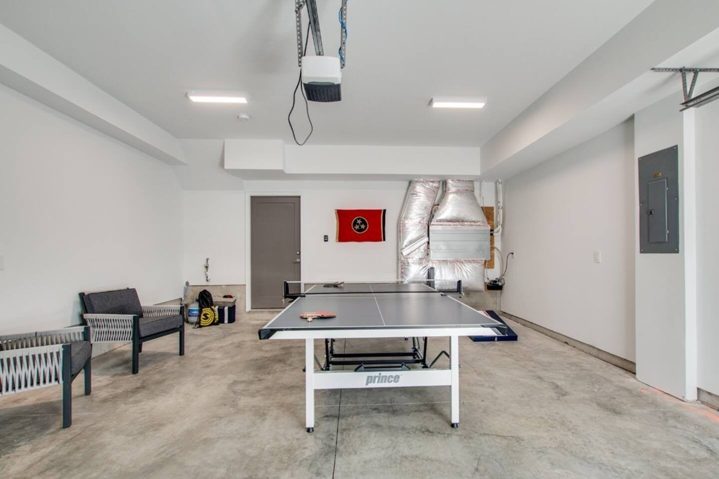 2122 9th Ave N