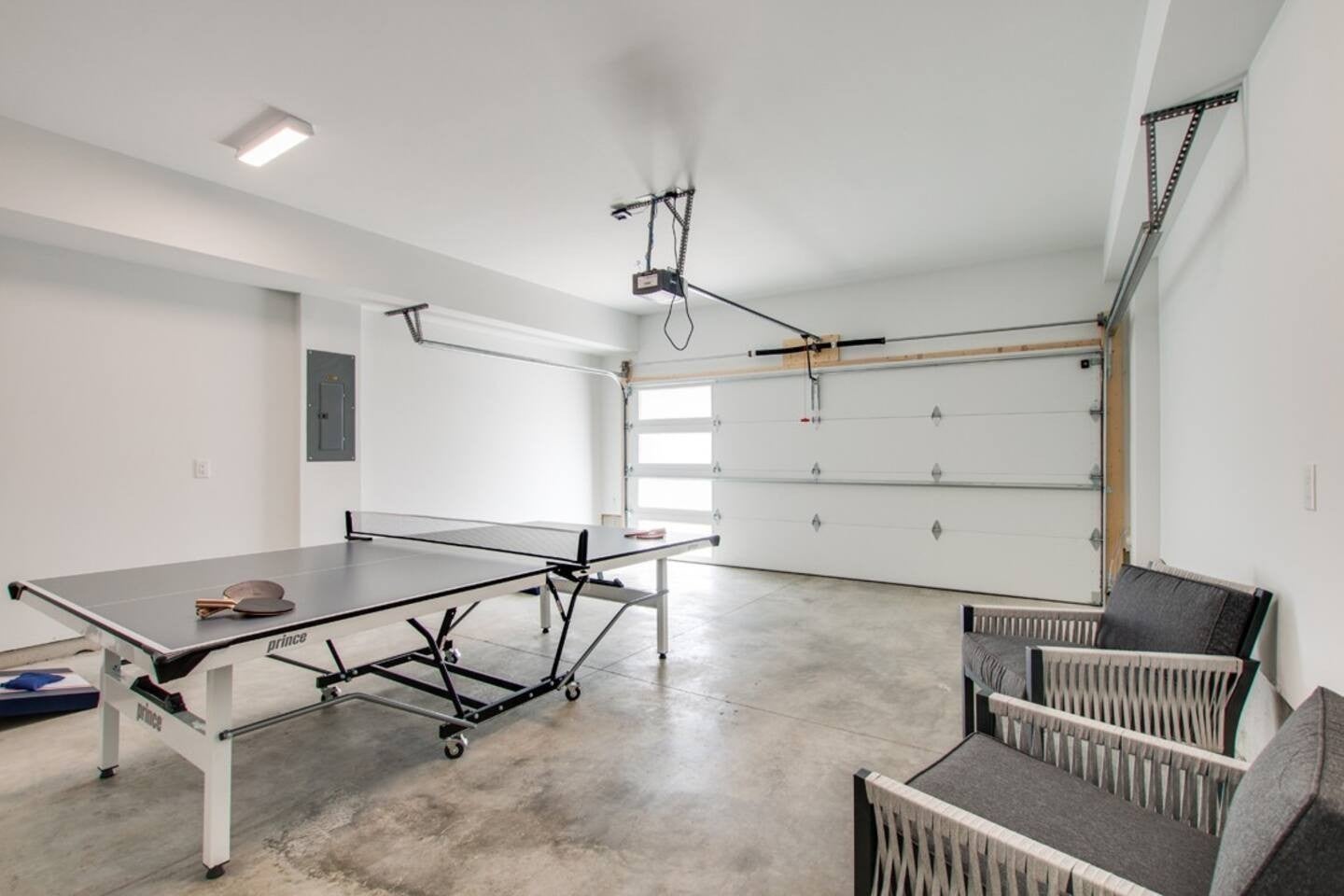2122 9th Ave N