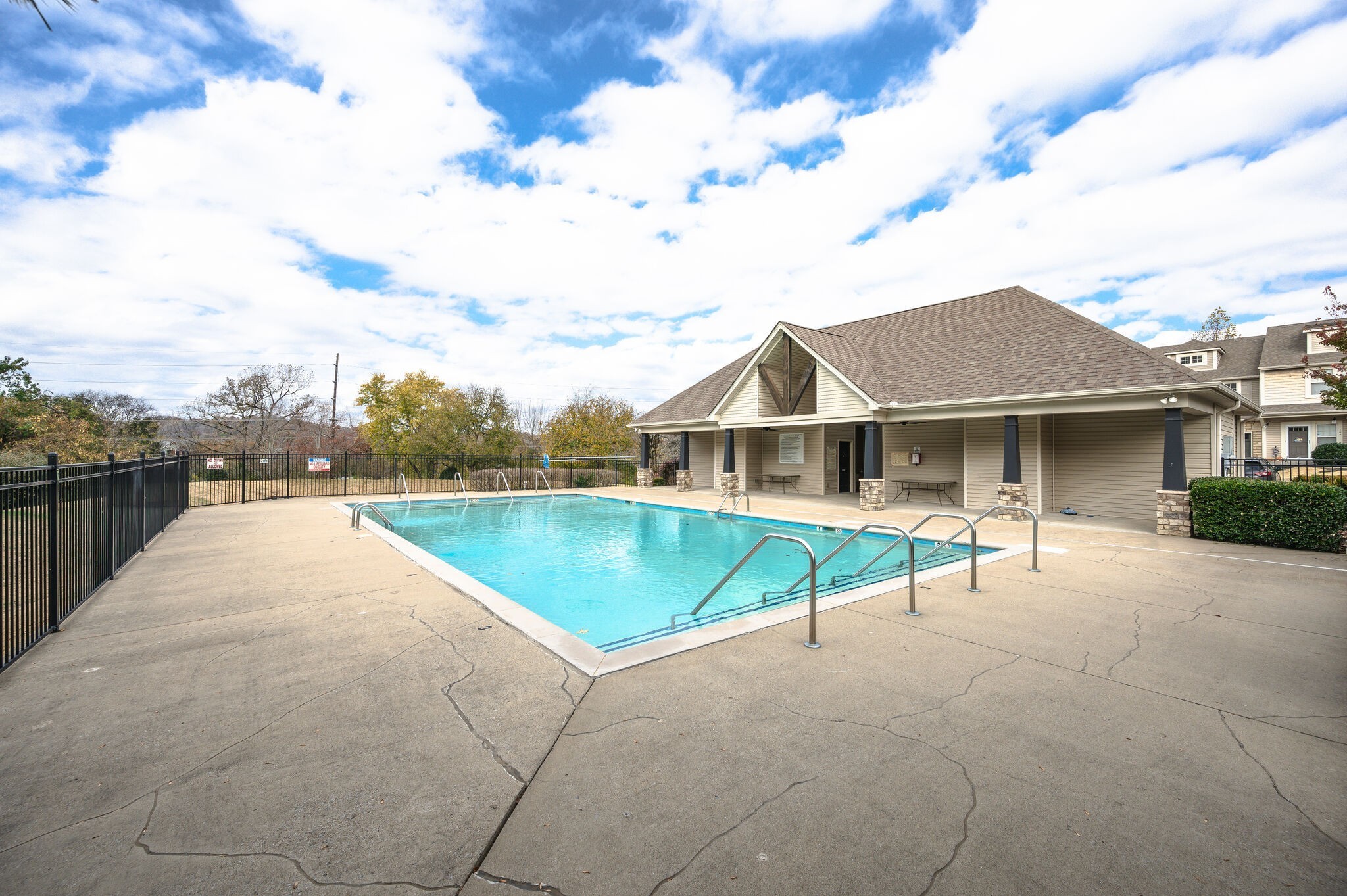 Nashville, Tennessee 37209, United States, 3 Bedrooms Bedrooms, ,3 BathroomsBathrooms,Residential,Pending,122854