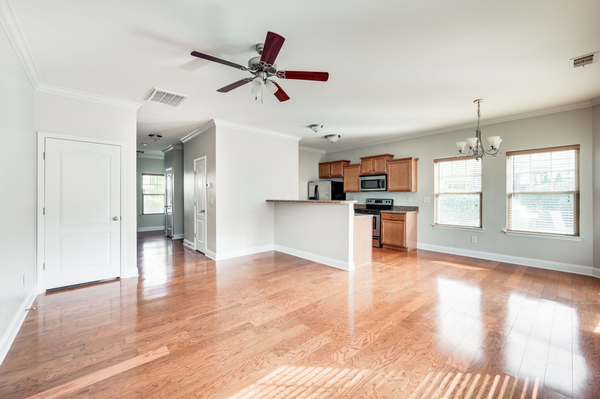 Nashville, Tennessee 37209, United States, 3 Bedrooms Bedrooms, ,3 BathroomsBathrooms,Residential,Pending,122854