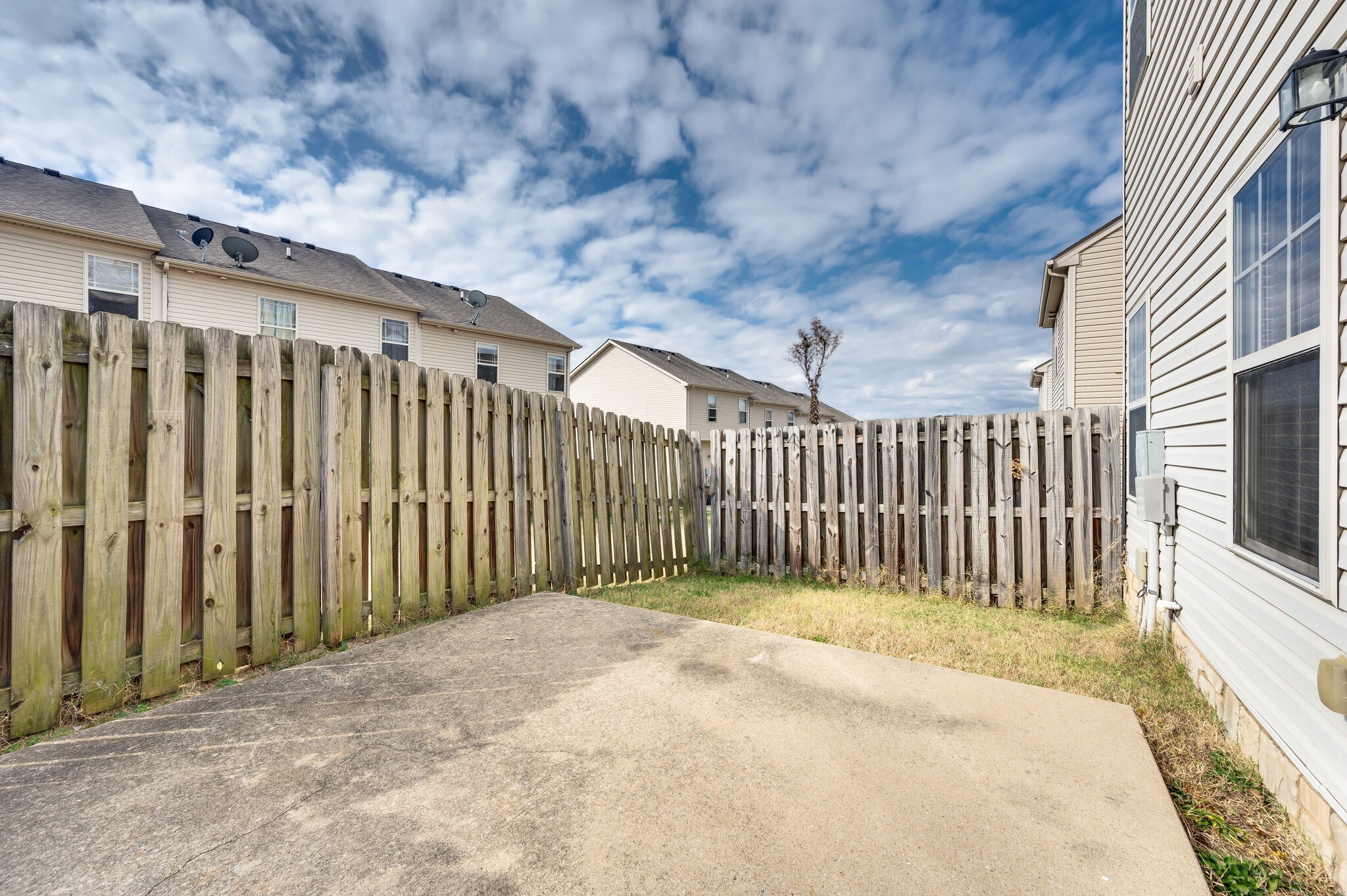 Nashville, Tennessee 37209, United States, 3 Bedrooms Bedrooms, ,3 BathroomsBathrooms,Residential,Pending,122854