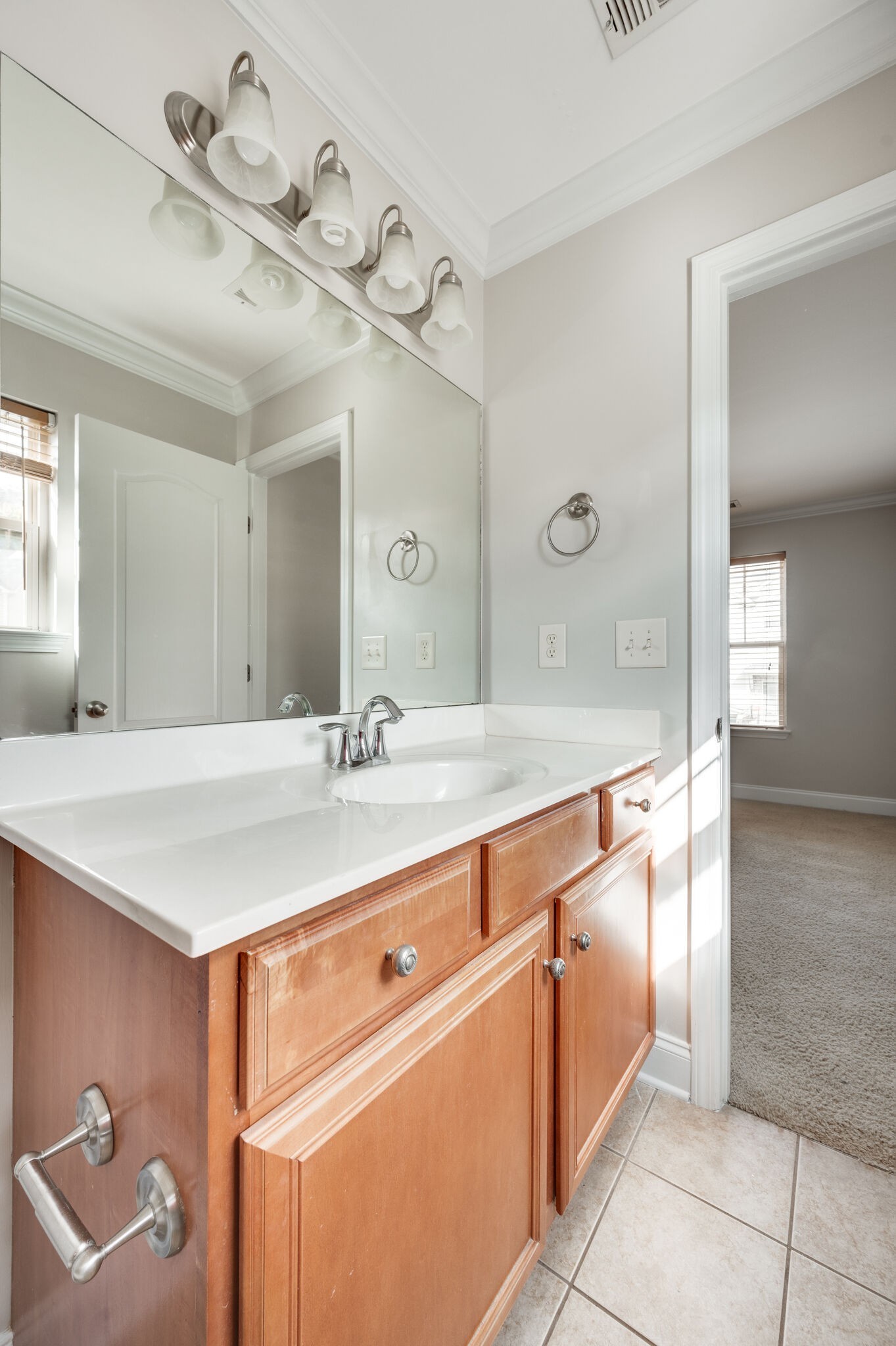 Nashville, Tennessee 37209, United States, 3 Bedrooms Bedrooms, ,3 BathroomsBathrooms,Residential,Pending,122854