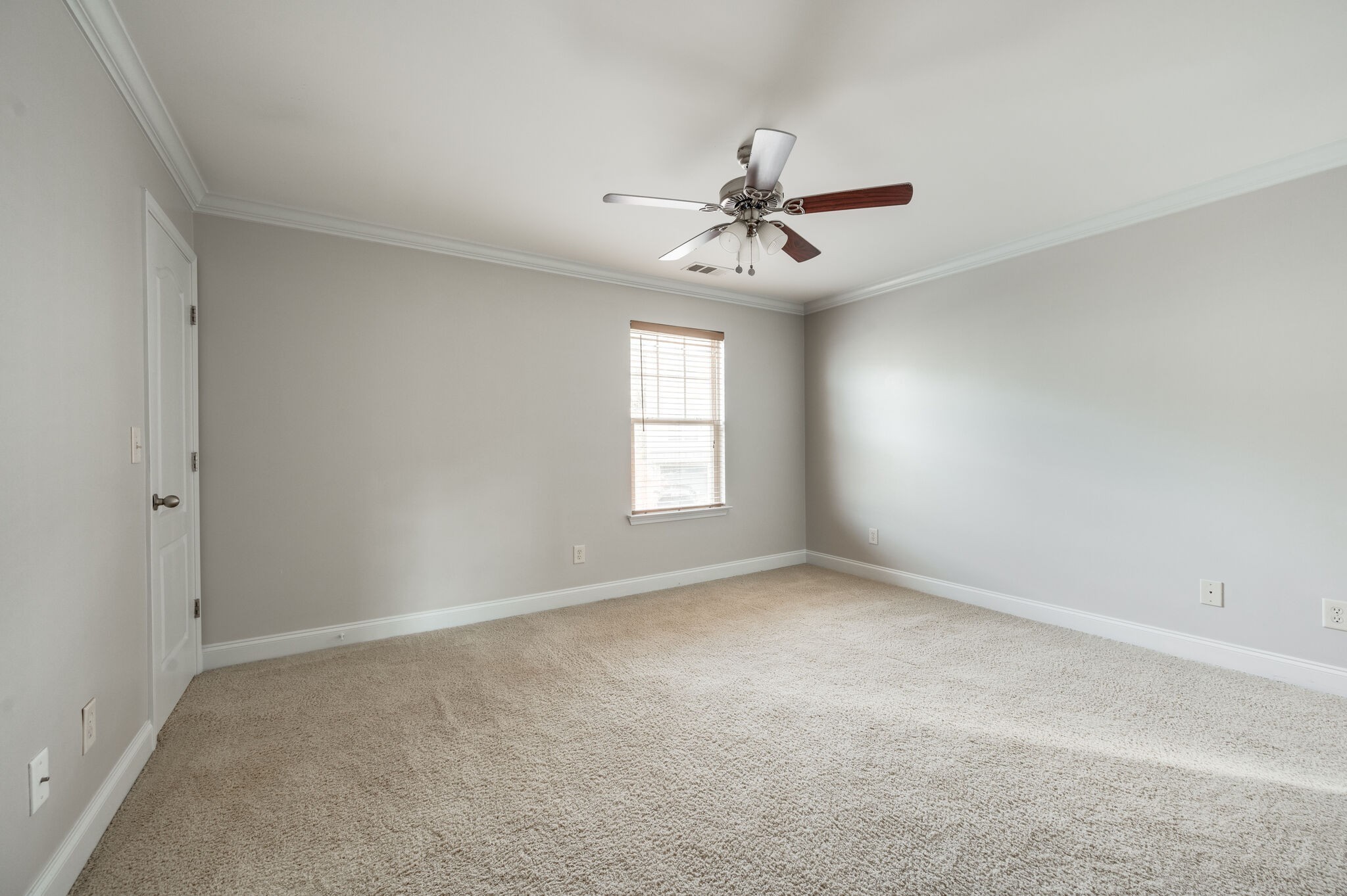 Nashville, Tennessee 37209, United States, 3 Bedrooms Bedrooms, ,3 BathroomsBathrooms,Residential,Pending,122854