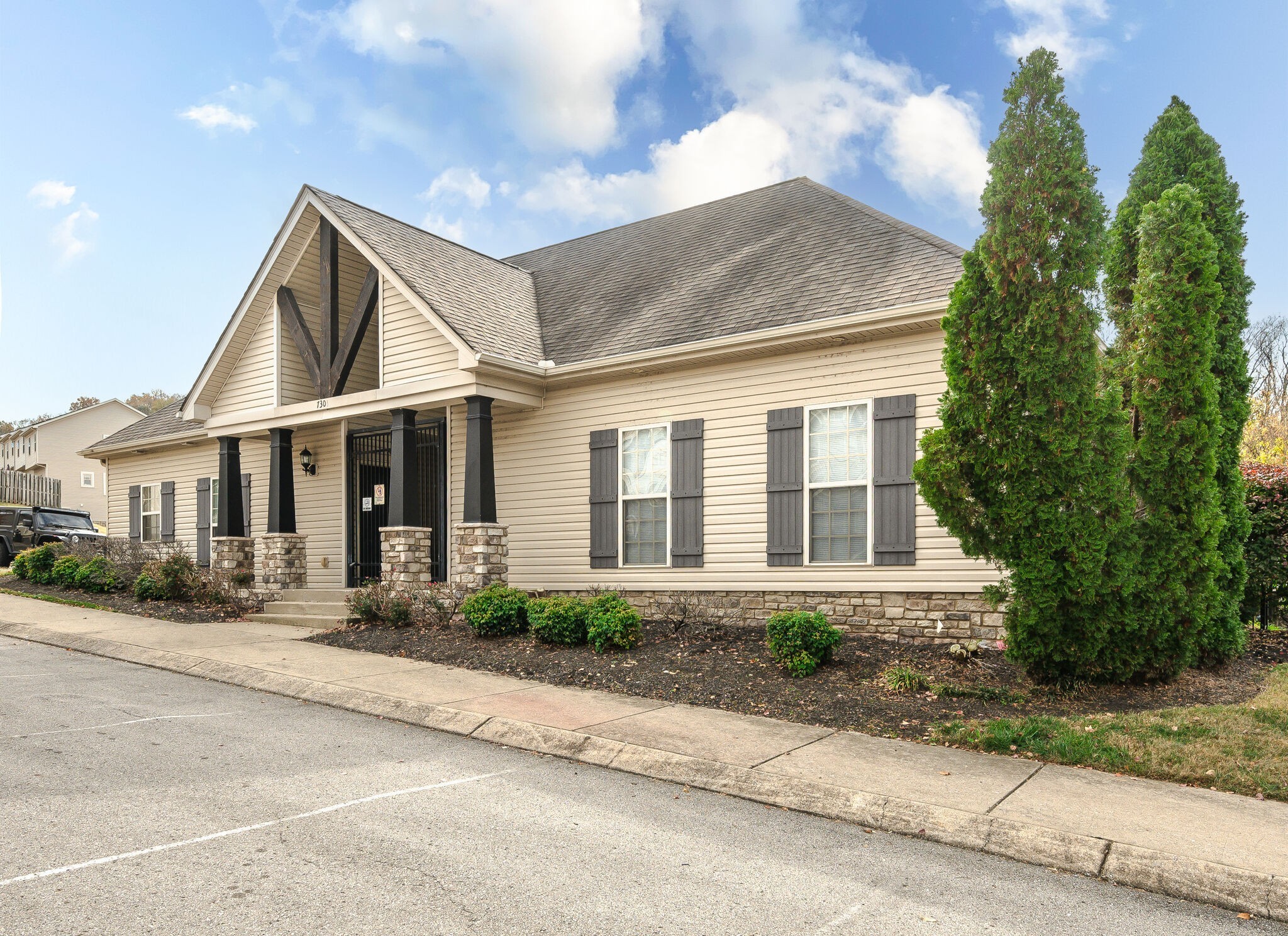 Nashville, Tennessee 37209, United States, 3 Bedrooms Bedrooms, ,3 BathroomsBathrooms,Residential,Pending,122854