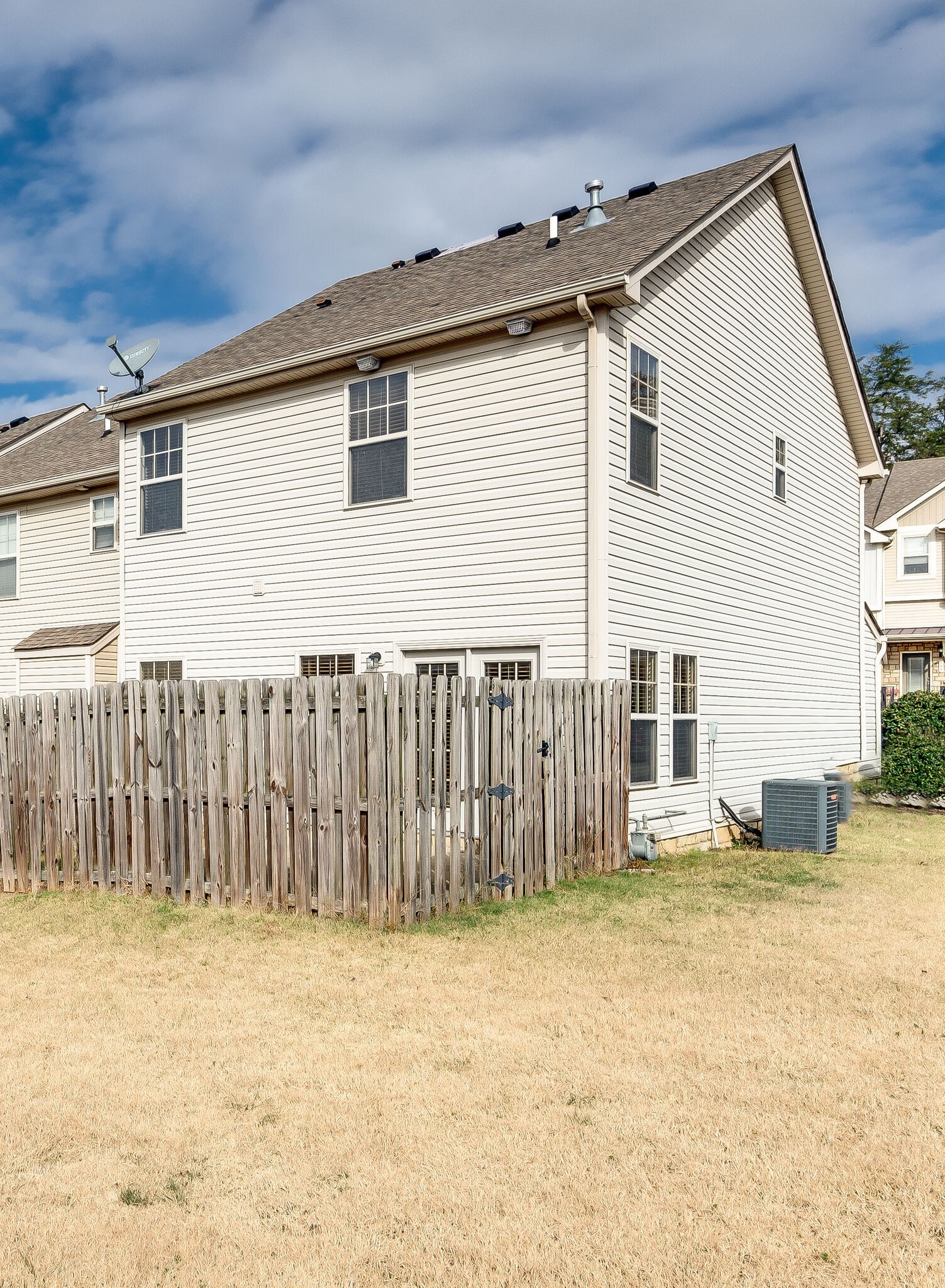 Nashville, Tennessee 37209, United States, 3 Bedrooms Bedrooms, ,3 BathroomsBathrooms,Residential,Pending,122854