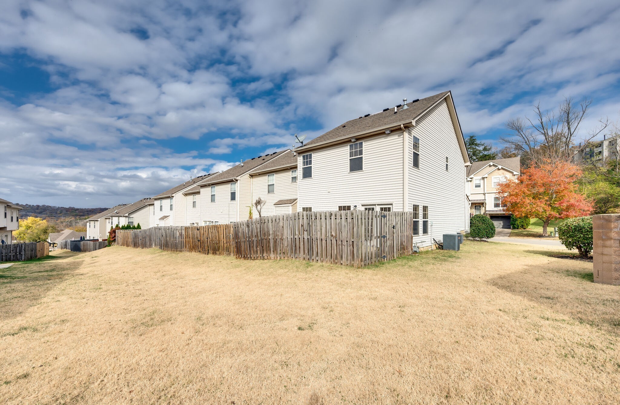 Nashville, Tennessee 37209, United States, 3 Bedrooms Bedrooms, ,3 BathroomsBathrooms,Residential,Pending,122854