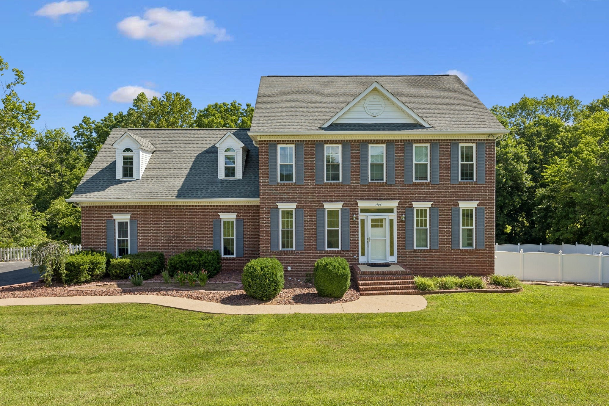 1404 Brook Dr