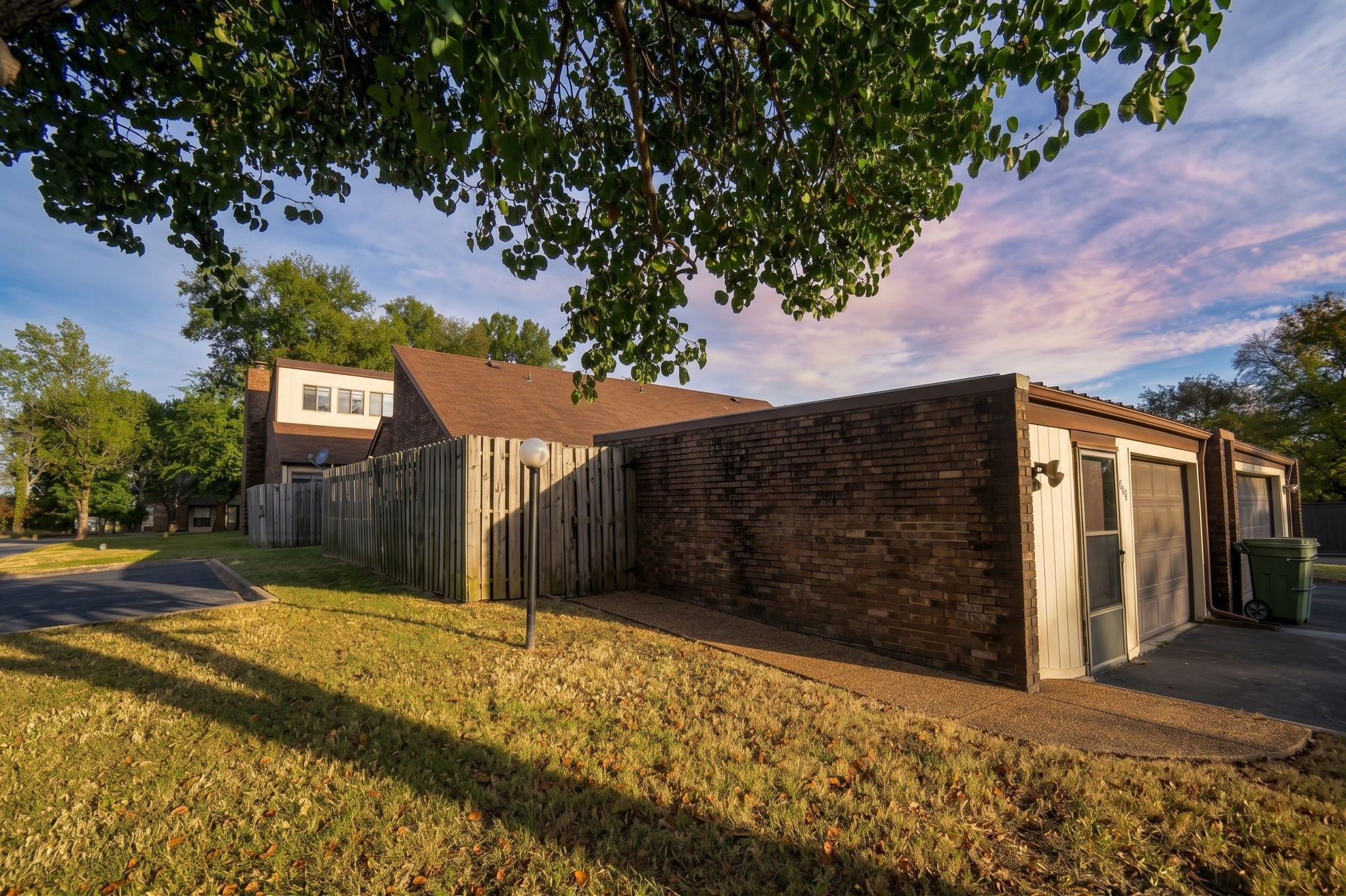 100 Castlewood Ln
