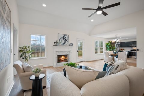 2304 Riverway Dr Old Hickory TN 37138