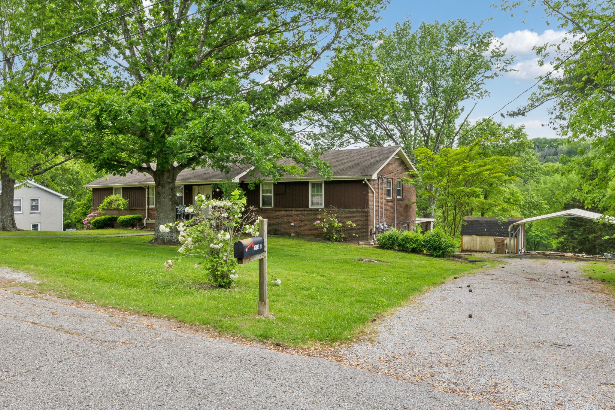 214 Rosehill Dr