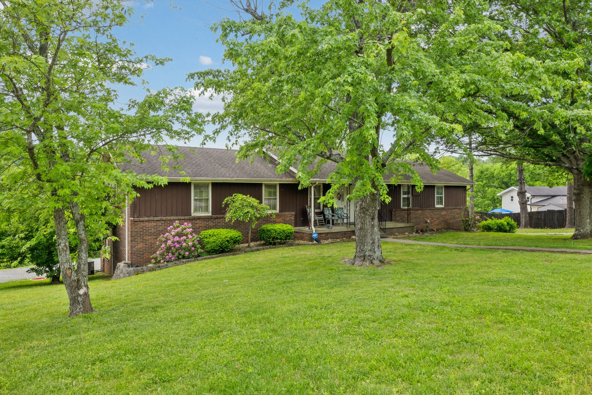 214 Rosehill Dr