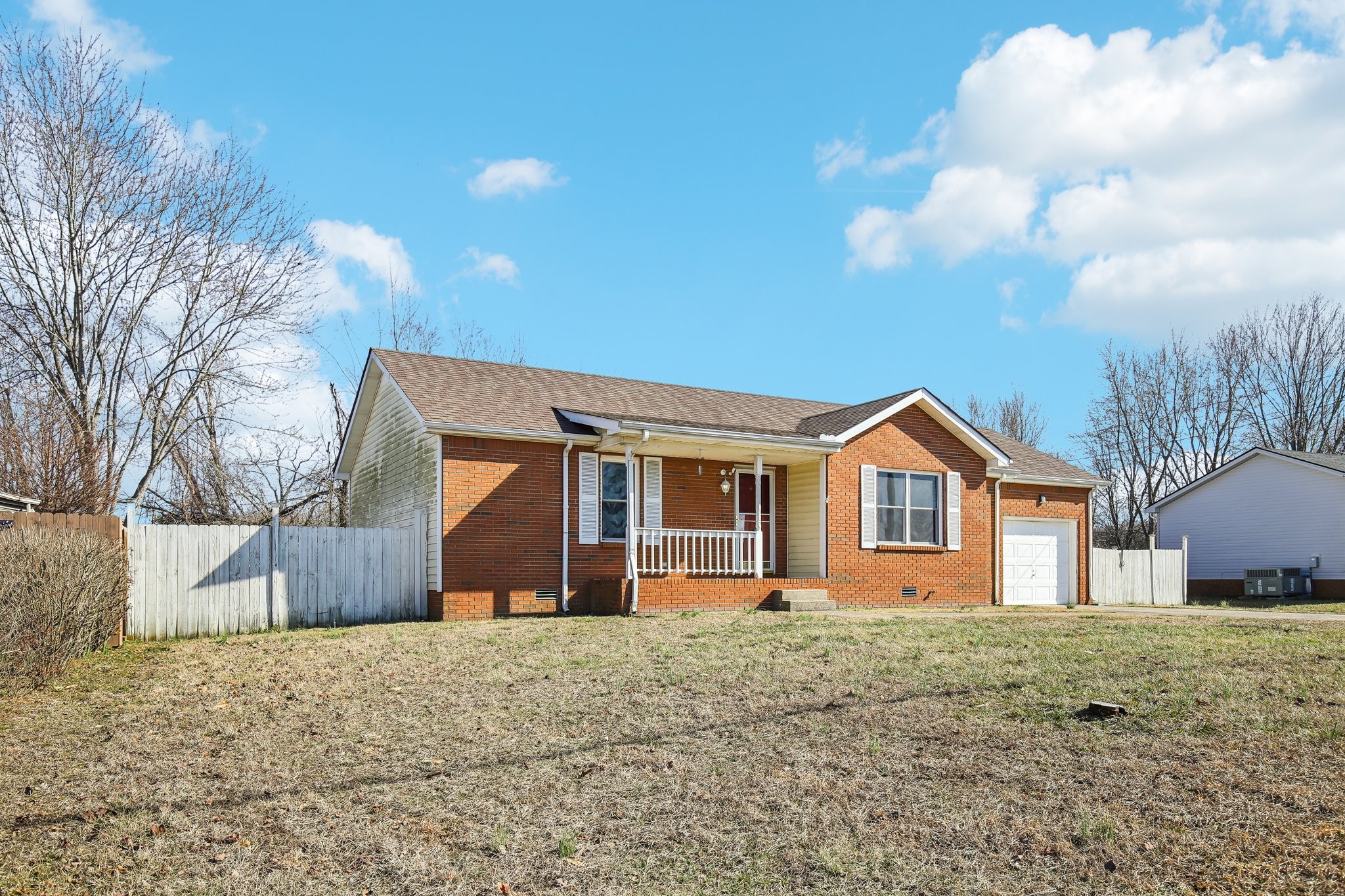 1204 Hand Dr