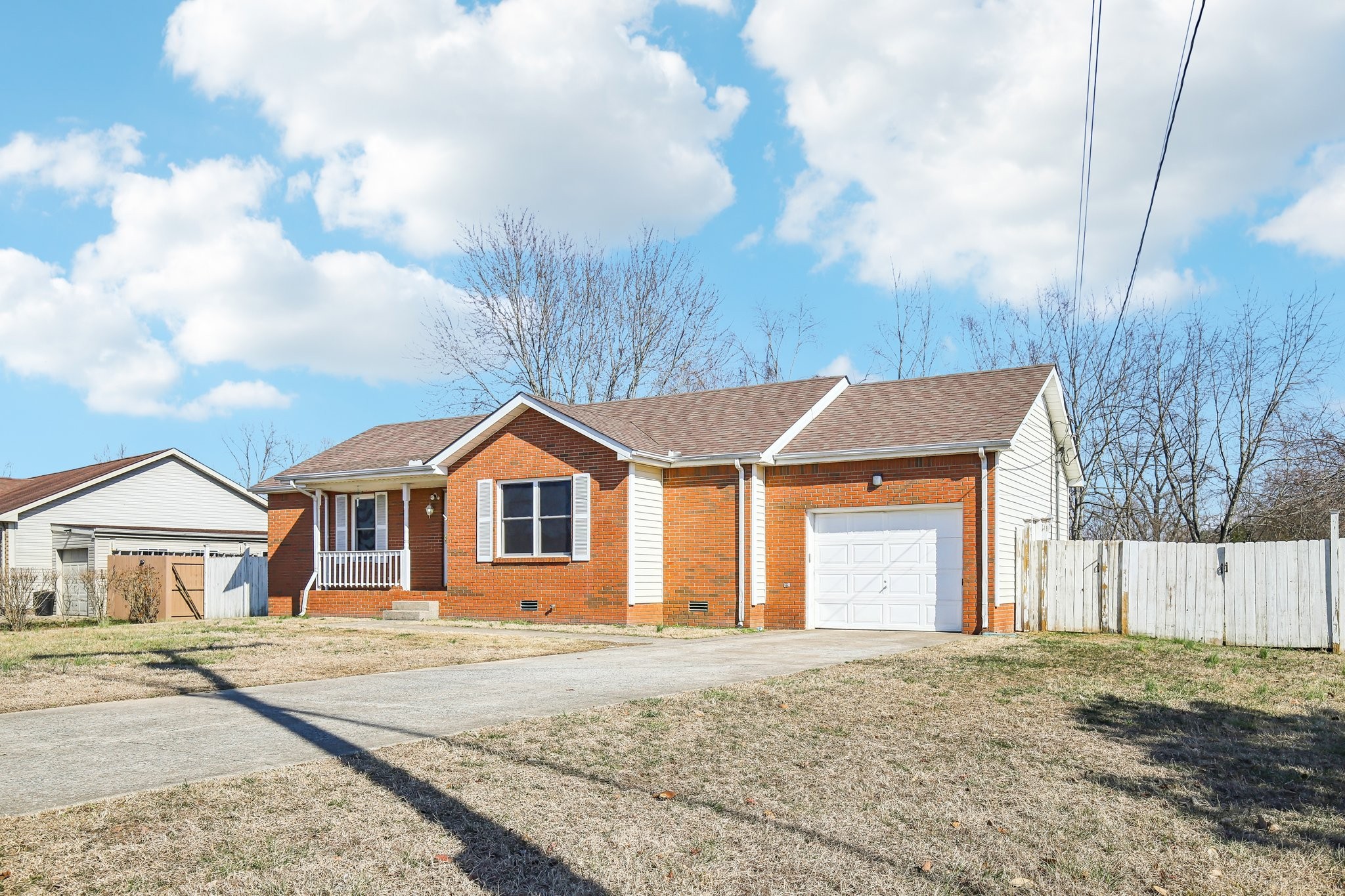 1204 Hand Dr