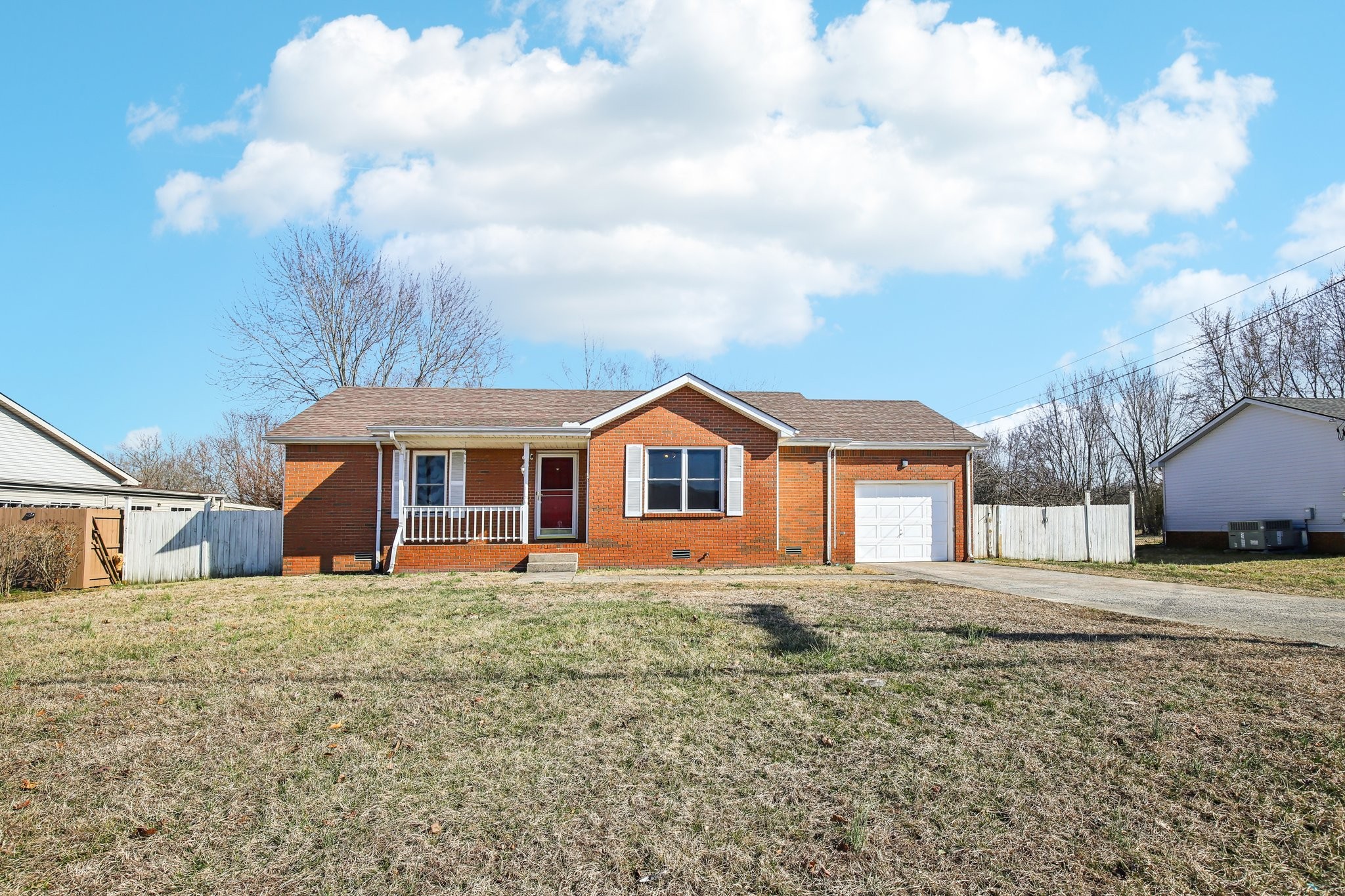 1204 Hand Dr