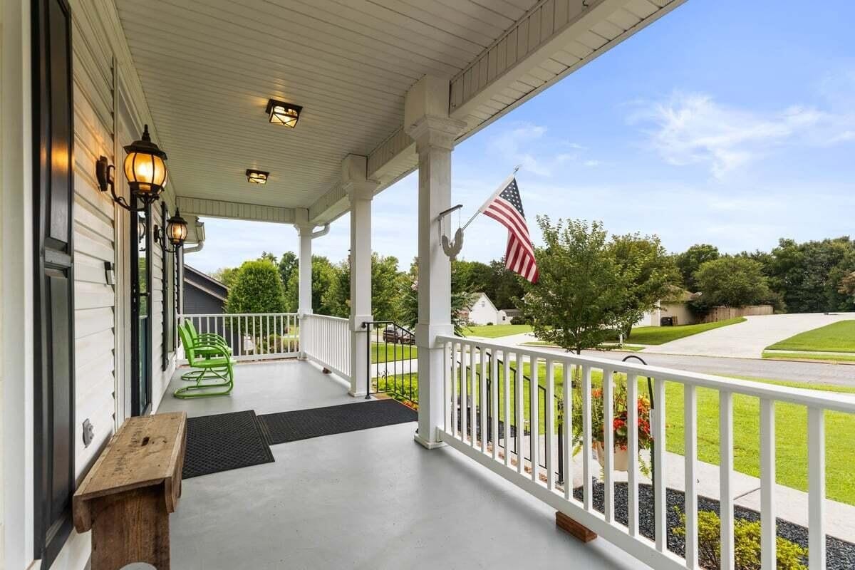 327 Mill Creek Trail NE