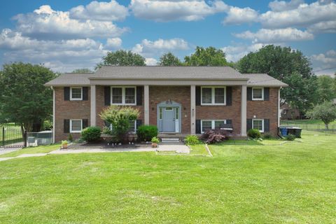 106 Fairways Dr Hendersonville TN 37075