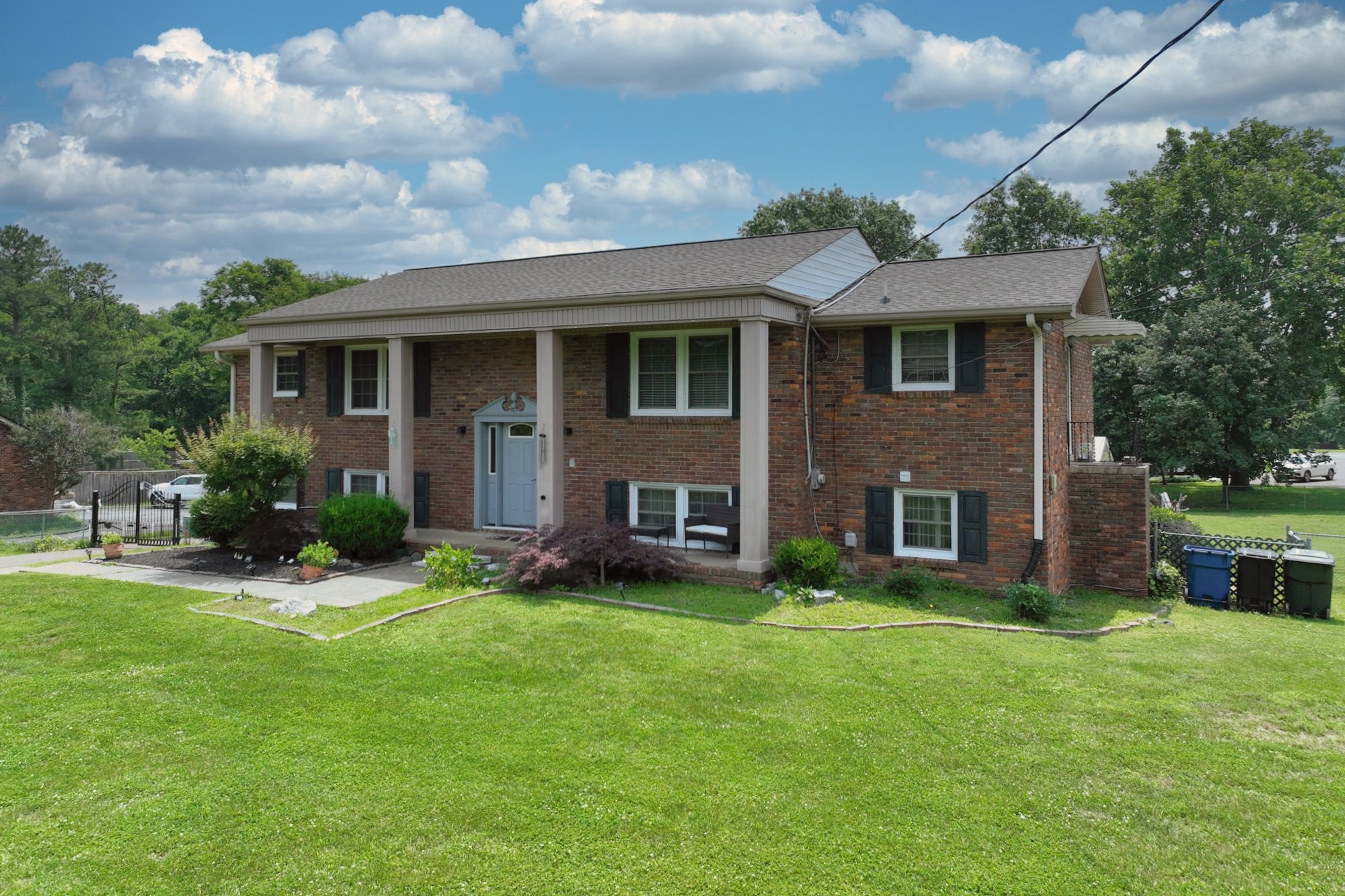 106 Fairways Dr