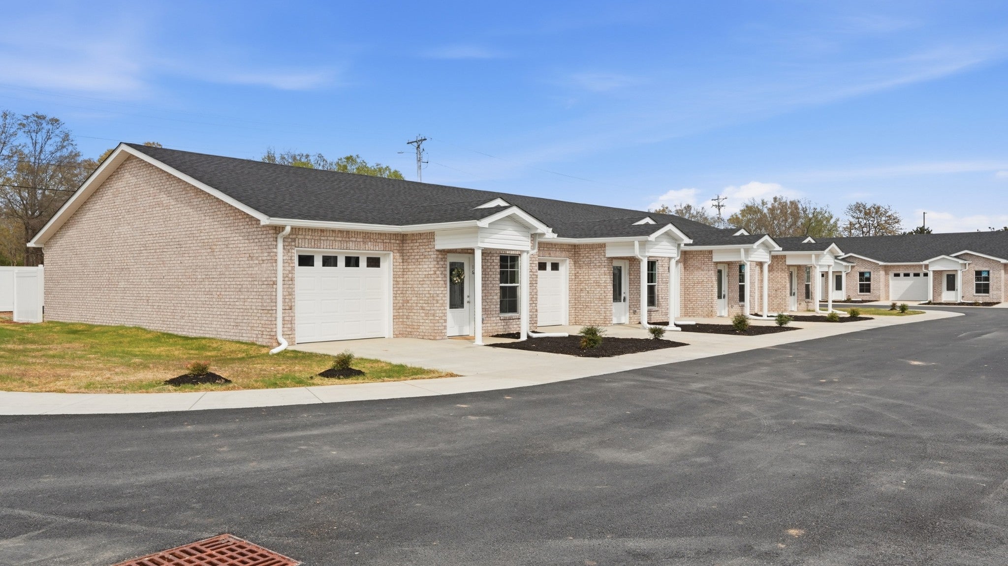 741 Kings Ln B-10