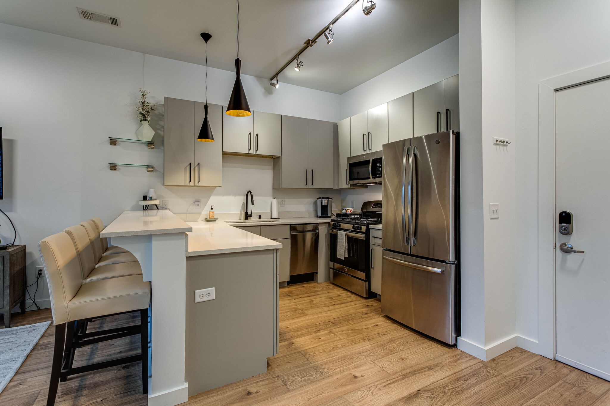 1002 Division Street 405
