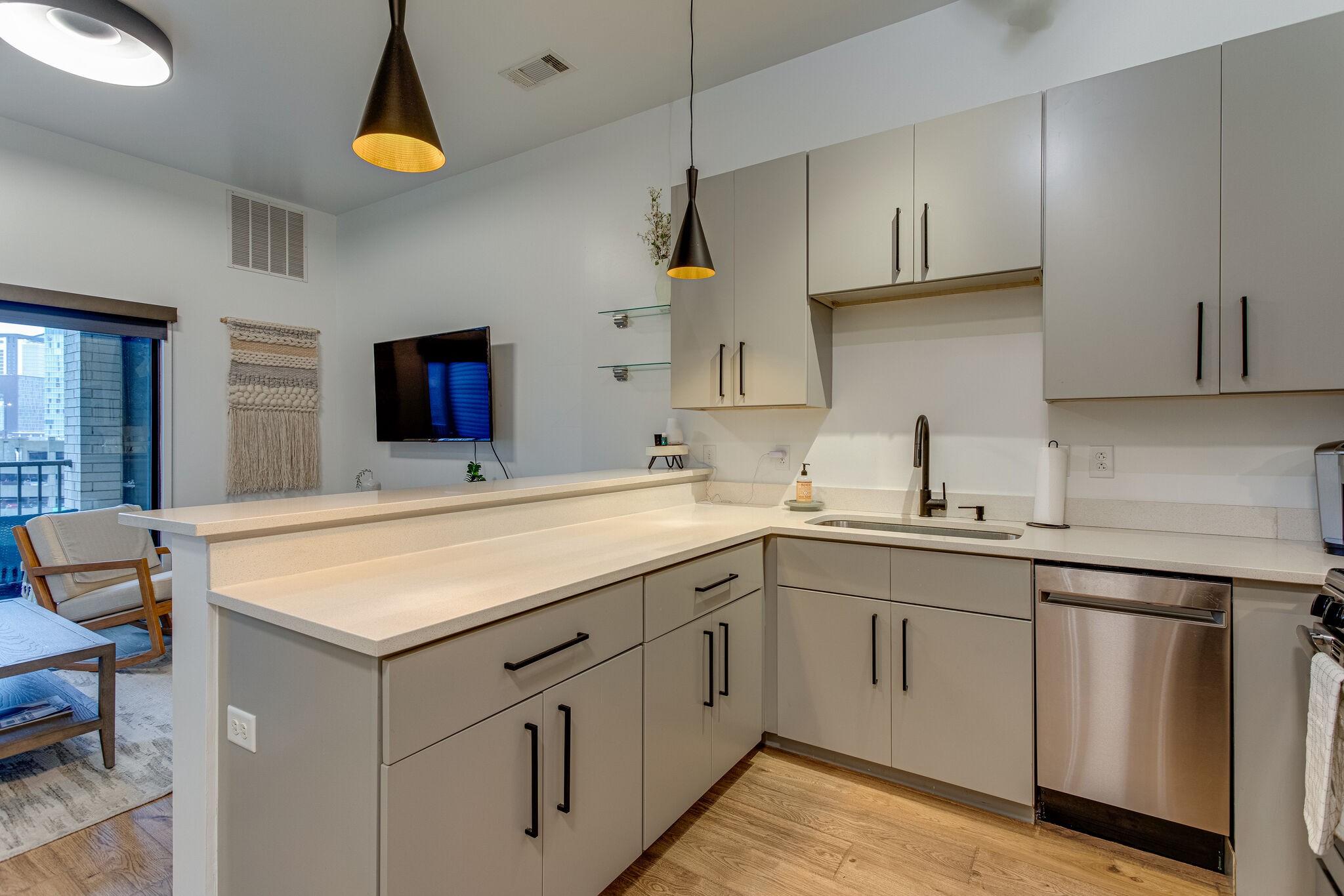 1002 Division Street 405