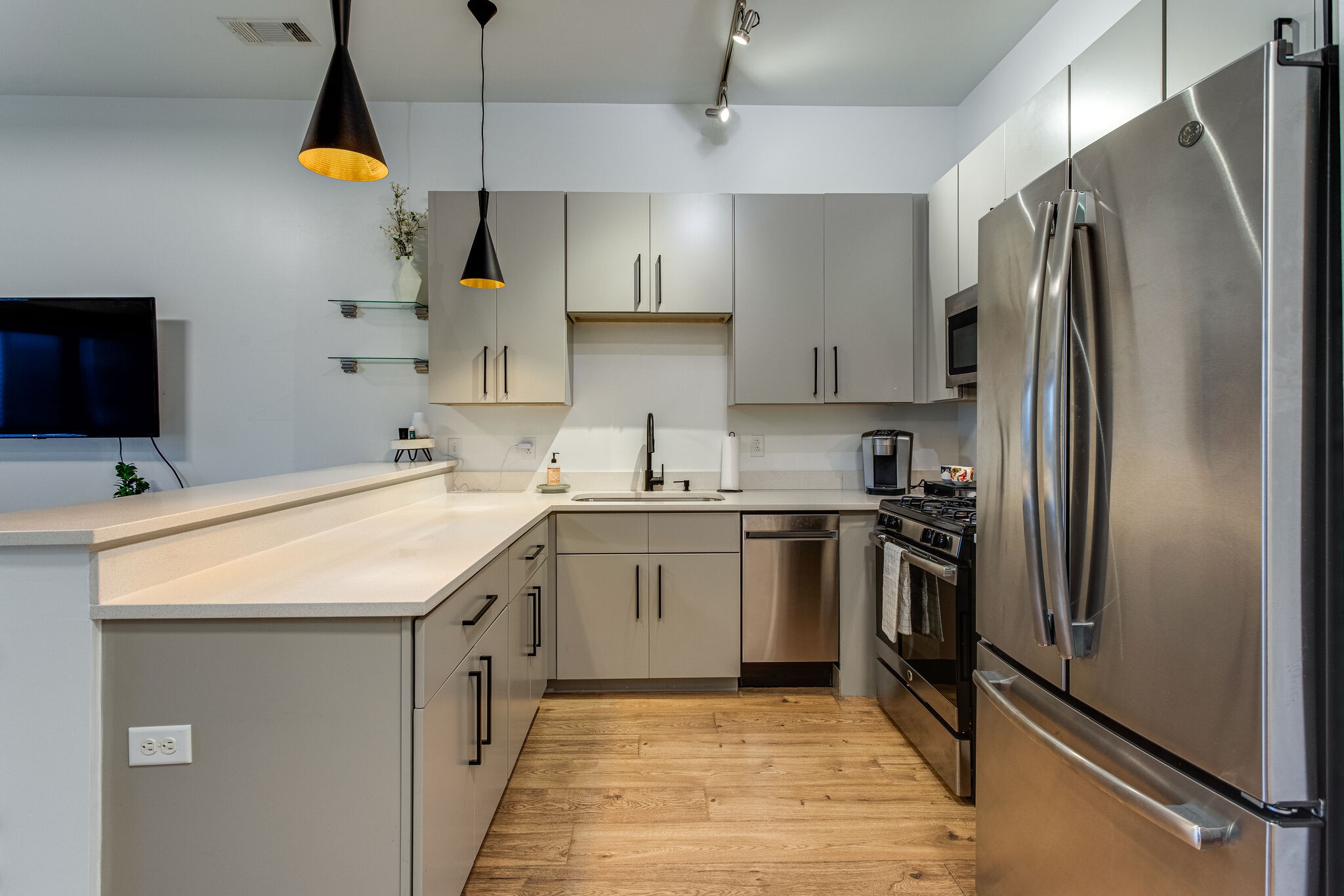 1002 Division Street 405