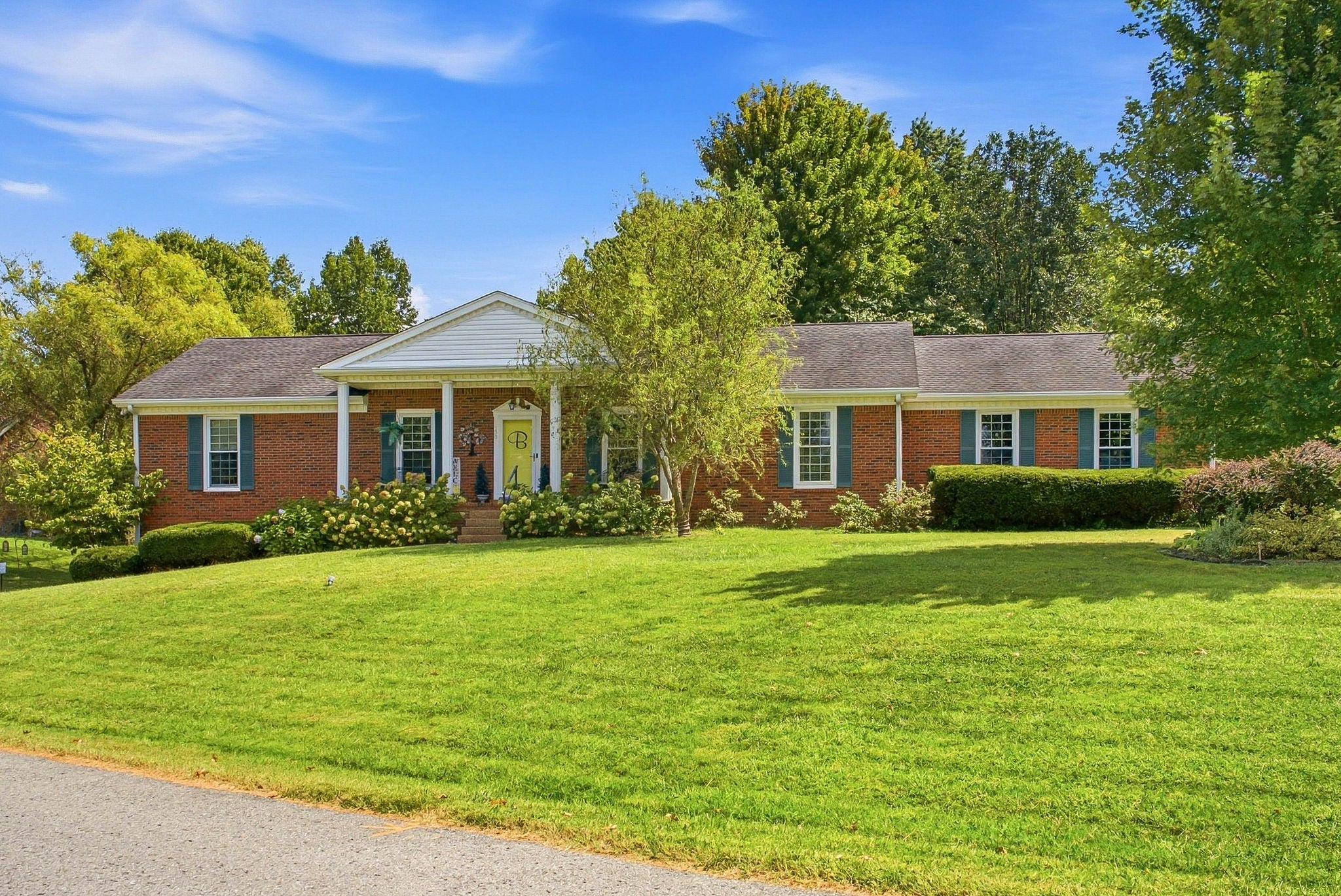 300 Stonewall Dr