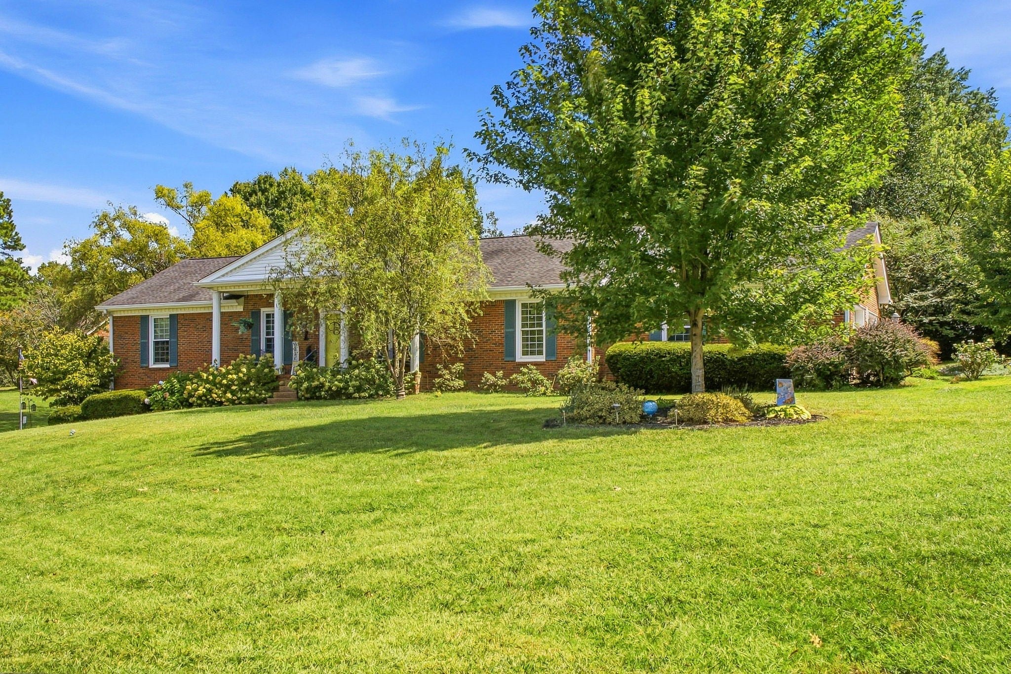300 Stonewall Dr