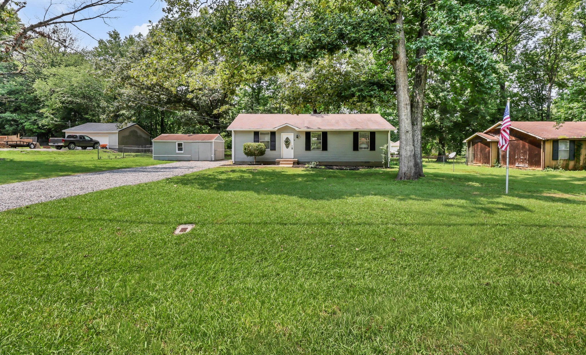 542 Roselawn Dr
