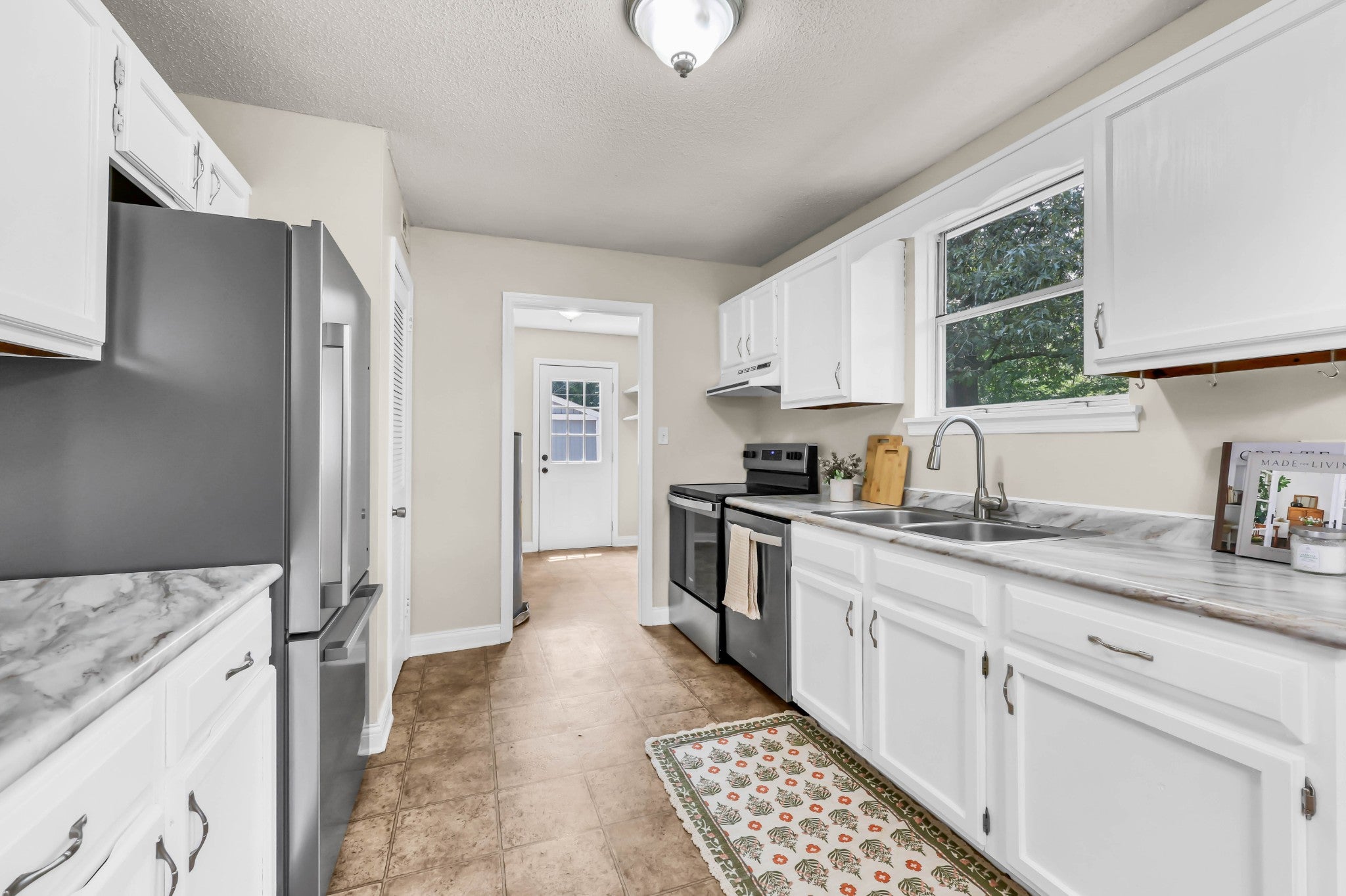 542 Roselawn Dr
