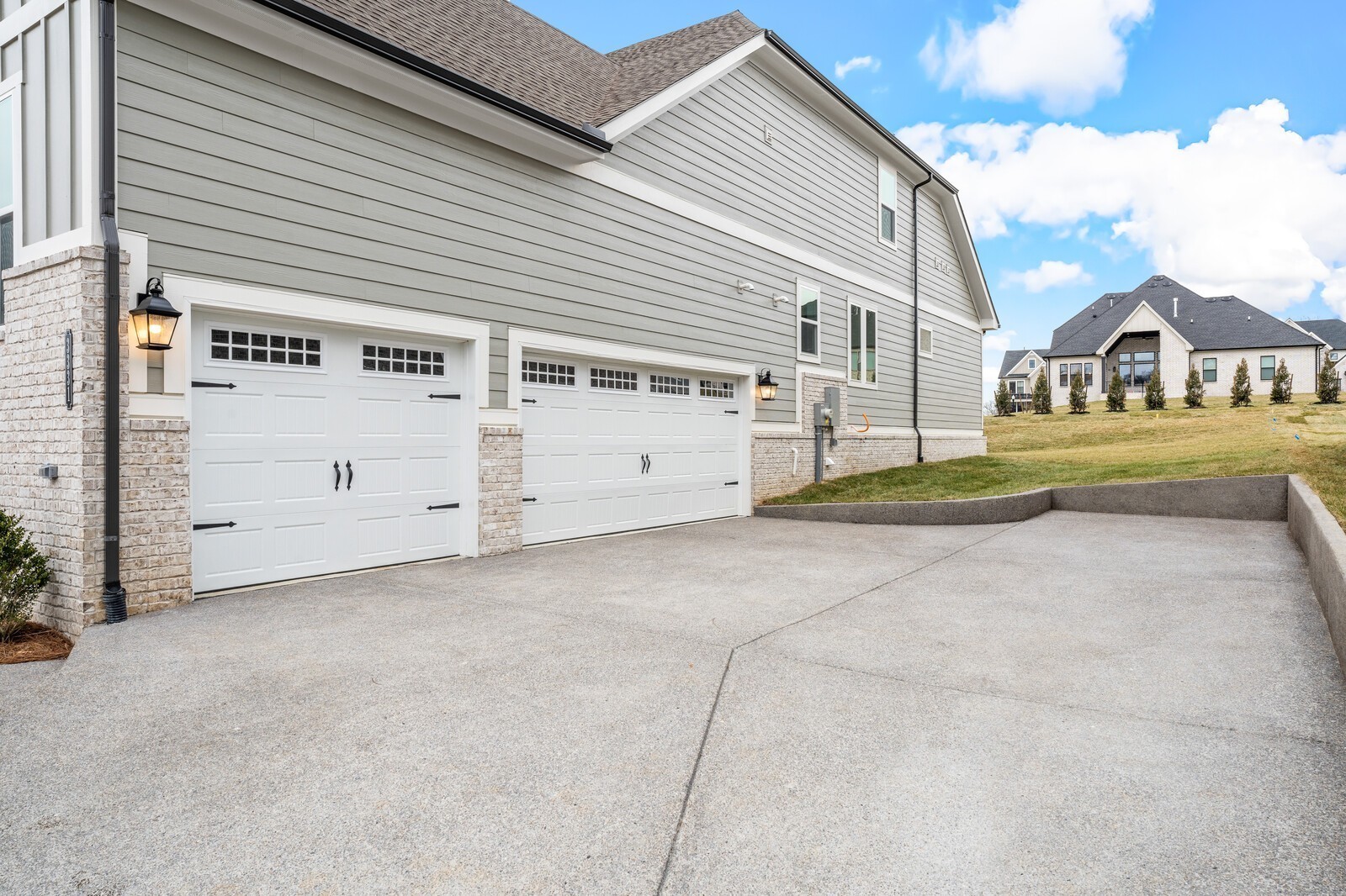 7295 Woodruff Dr