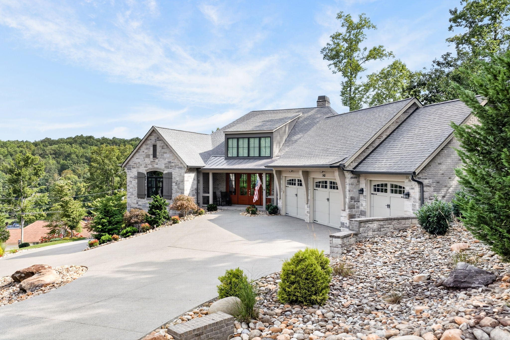 142 Pineridge Loop