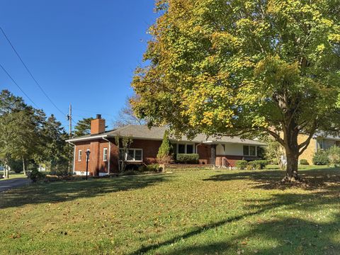 1105 N Charlotte Street Dickson TN 37055