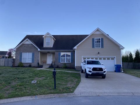 704 Claystone Ct Clarksville TN 37040