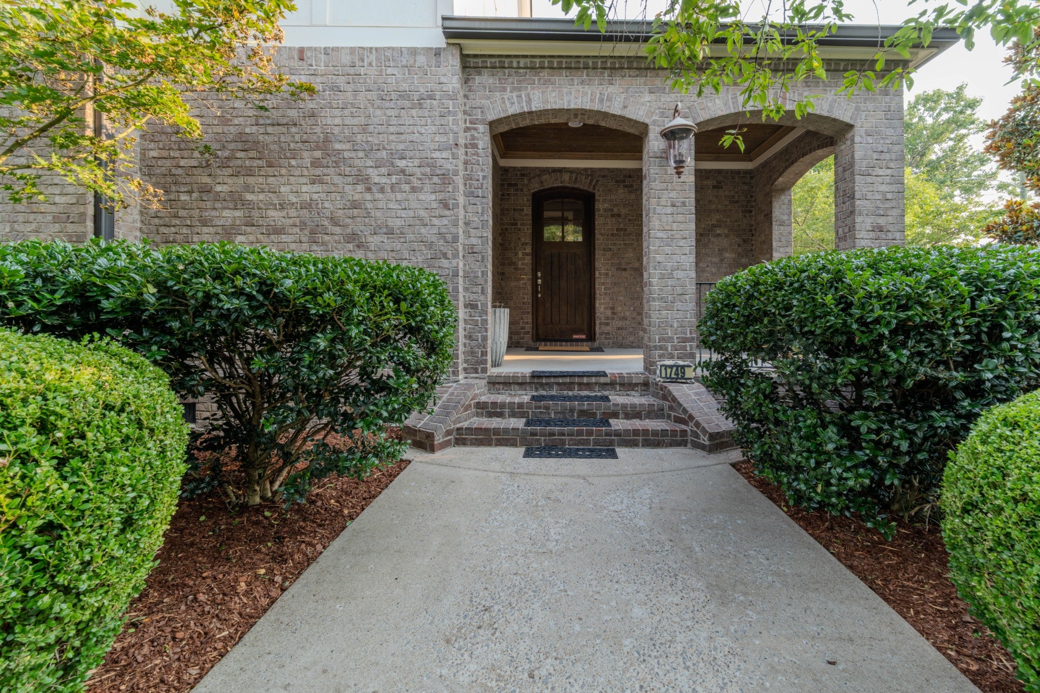 1749 Glen Echo Rd, Nashville TN 37215 4-bed home, photo 3 of 52