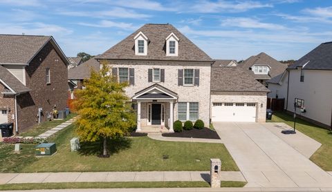 909 Sapphire Dr Murfreesboro TN 37128