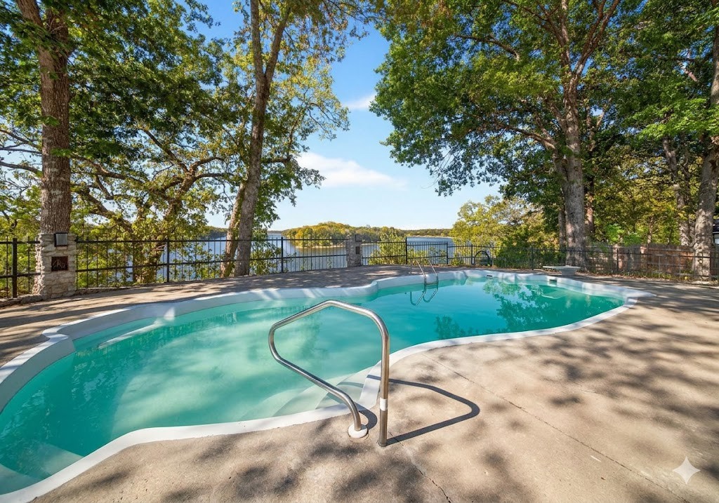 1295 Covenant Cove Ln