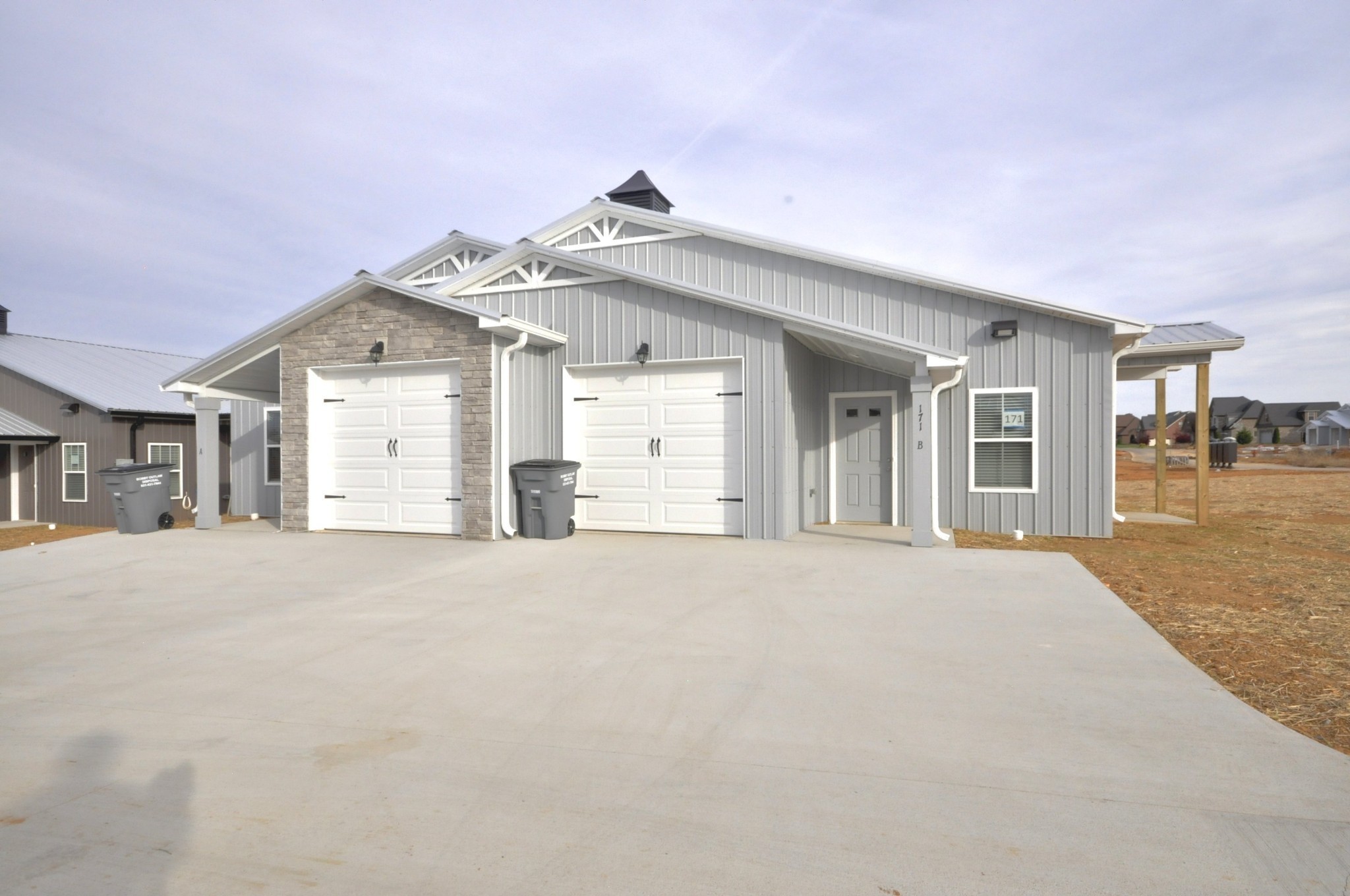 172 BAINBRIDGE DRIVE A