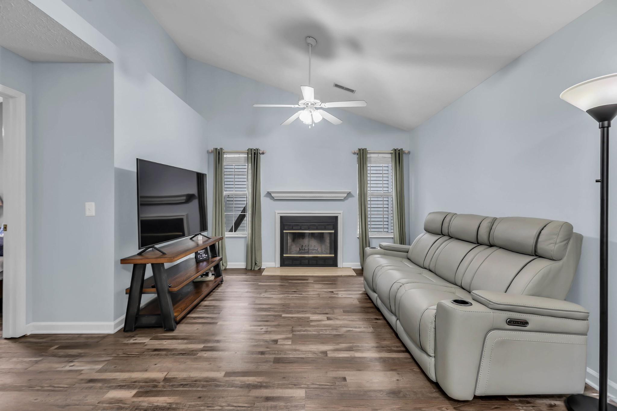 1111 Wembley Dr