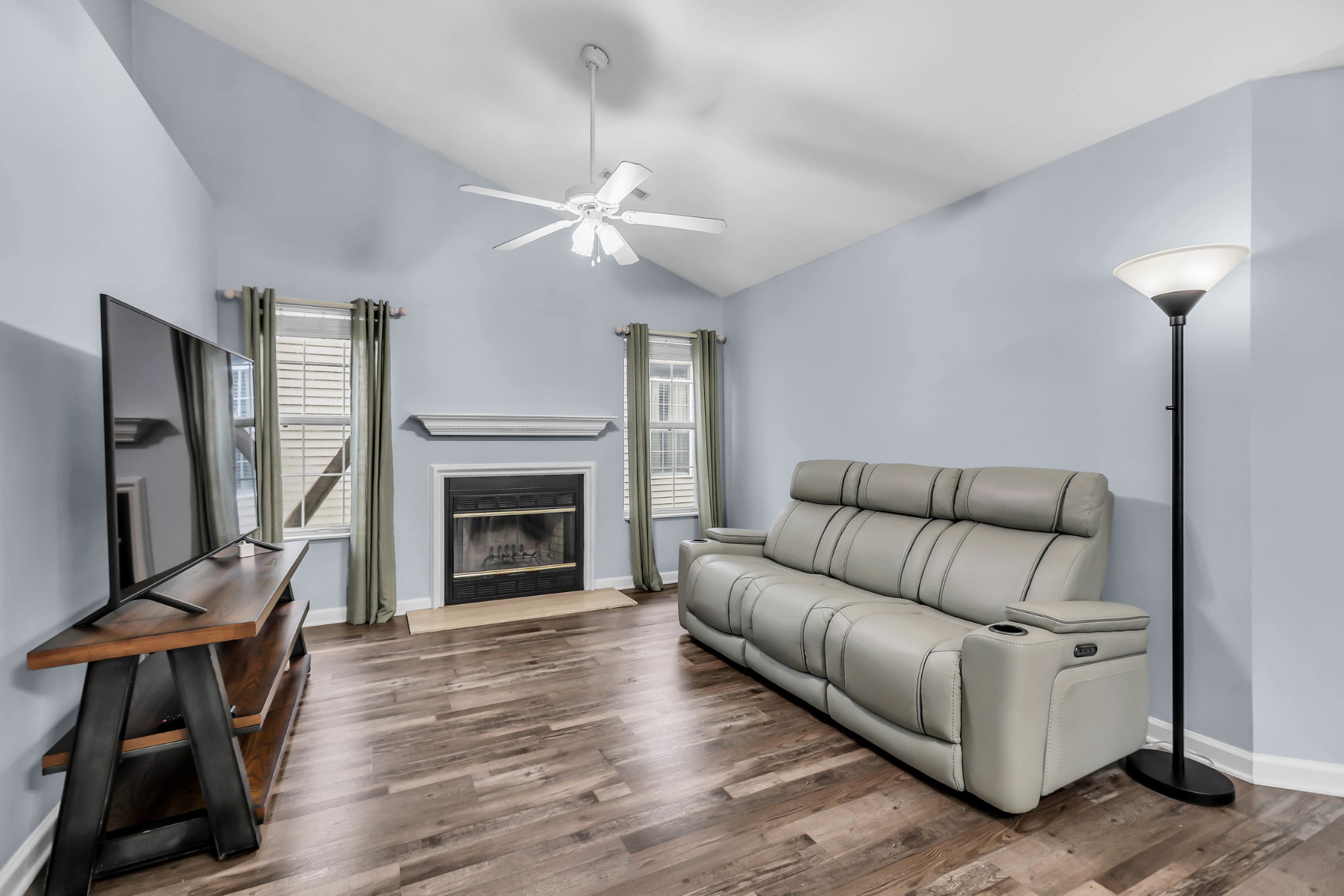 1111 Wembley Dr