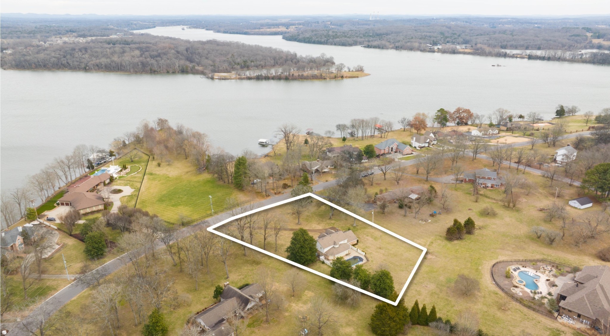1136 Windsor Dr